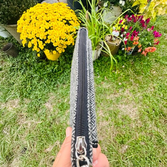 Vintage Coach Coach Herringbone Woolen Tweed Clutch Wristlet Black and White - Picture 11 of 16